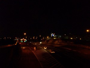 3月12日 道路照明が消えた高速道路